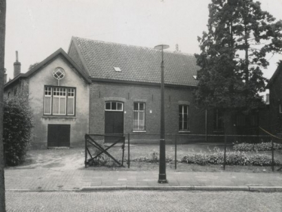 Het gesloopte pand van kaarsenfabriek Van Borrenbergen in de Vondellaan, 1968. Foto: gemeente Eindhoven | Beeldcollectie RHCe.
