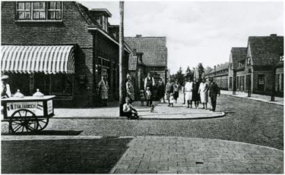 De Leeuwenstraat in Tivoli in de jaren 1930.