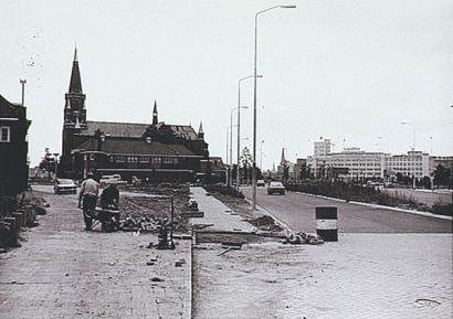 De Antoniuskerk op de Fellenoord, kort voor de sloop in 1973. Fotograaf A. Hagen, Technische Dienst gemeente Eindhoven. Beeldcollectie RHCe