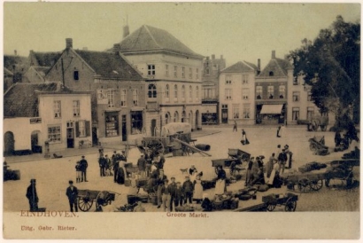 Marktdag op de Markt in Eindhoven omstreeks 1900, beeldcollectie RHCe