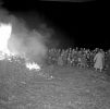 Kerstboomverbranding op 6 januari 1969. Fotograaf F. van Mierlo, Foto Visie - collectie RHCe